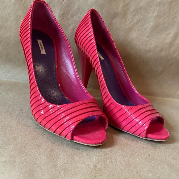 MIU MIU Red Pink Patent Leather Ribbed Peep - Picture 2 of 7